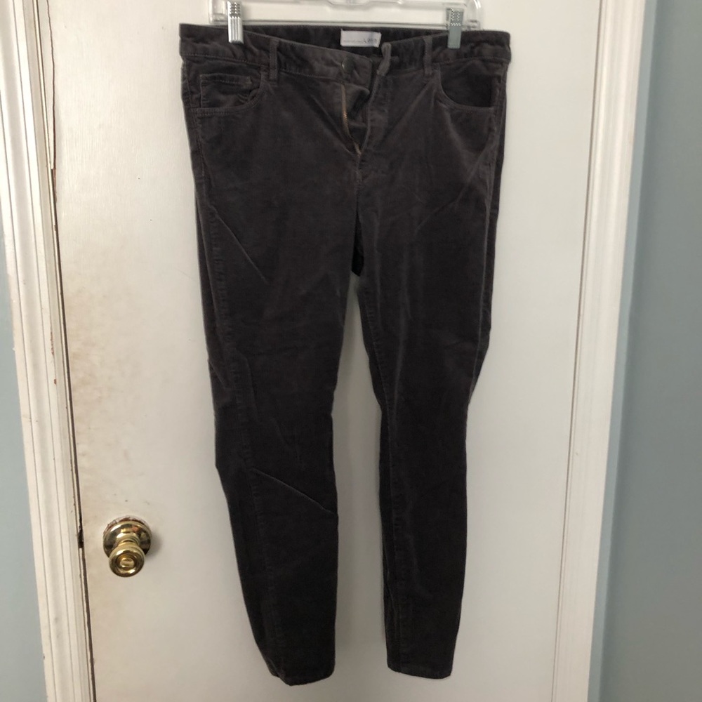 Curvy fit. Gray skinny corduroy